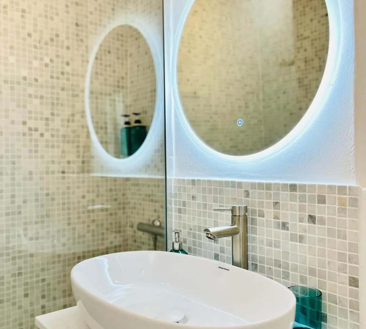 Urban Parkside Retreat Cozy 2-Bed Ap By Metro Apartment Bucharest