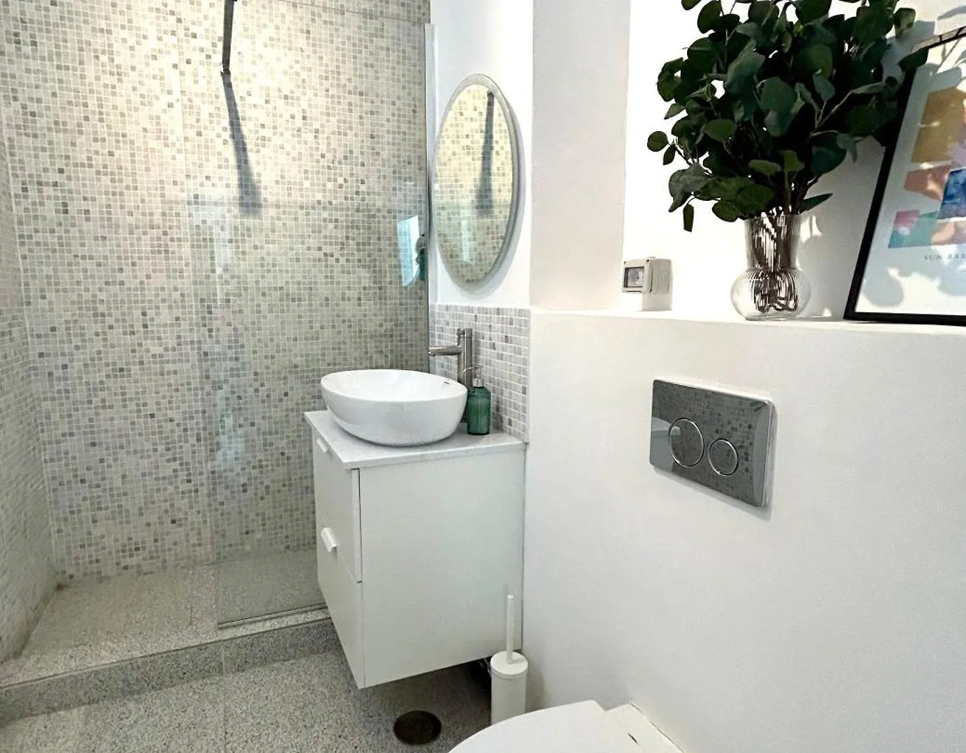 Urban Parkside Retreat Cozy 2-Bed Ap By Metro Apartment Bucharest 0*,  Romania